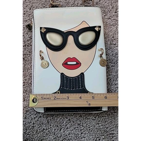 Fashion Face Crossbody Purse Mini Bag 3D Sunglasses Earrings Adjustable Strap - Picture 8 of 10